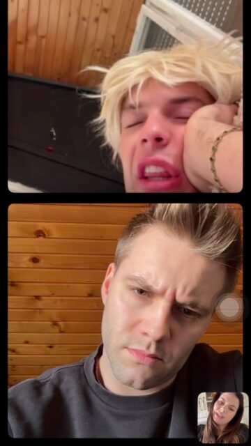 Mamának es Anitának egy átlagos
beszélgetése🔝 Még szerencse, hogy Rudi nem a
szíve csücske Mamának, így rá bármikor felkelne.💔
Anita szerint csak fáradt, míg Rudi szerint azért alszik
el, mert egyáltalán nem érdekli a téma..
Ha érdekel ennek a három mókás karakternek a kínlódása, várunk a VASÁRNAPI EBÉD című előadásunkon! 
Jegyek már kaphatóak🎫

#novatoresprodukcio #szabokitti #kapilevente #gomboskrisztian #vasárnapiebéd #szinhaz
